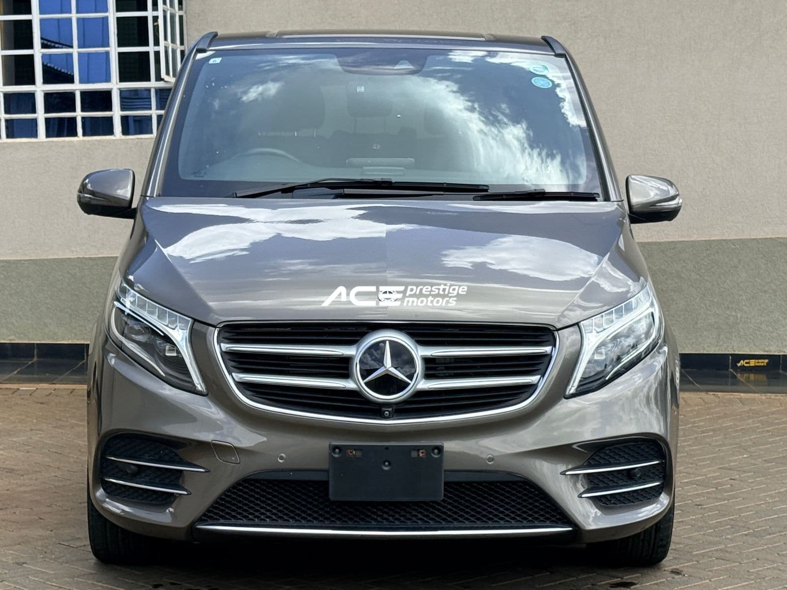 Image of Mercedes V220d YOM - 2019