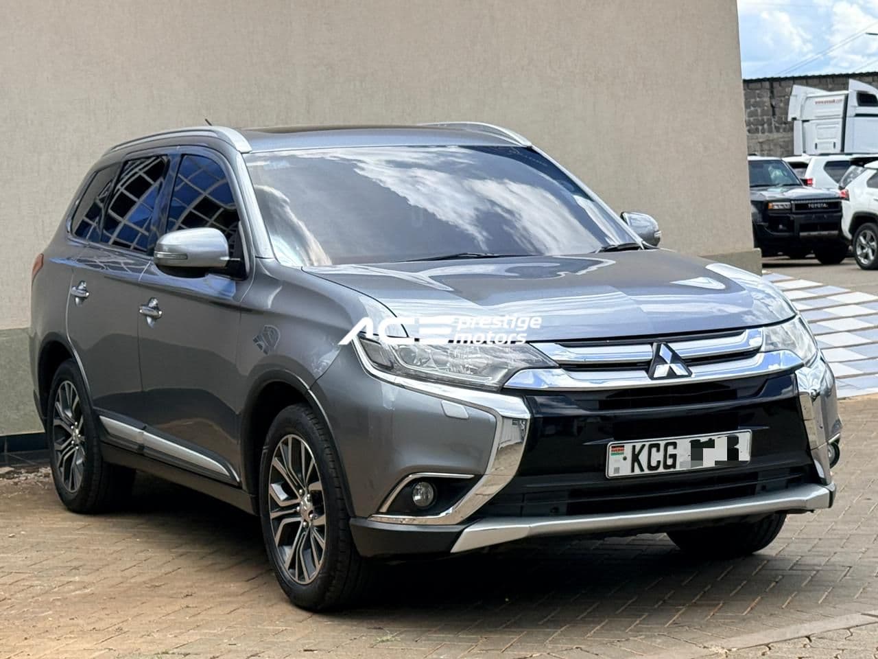 Image of Mitsubishi Outlander YOM - 2015
