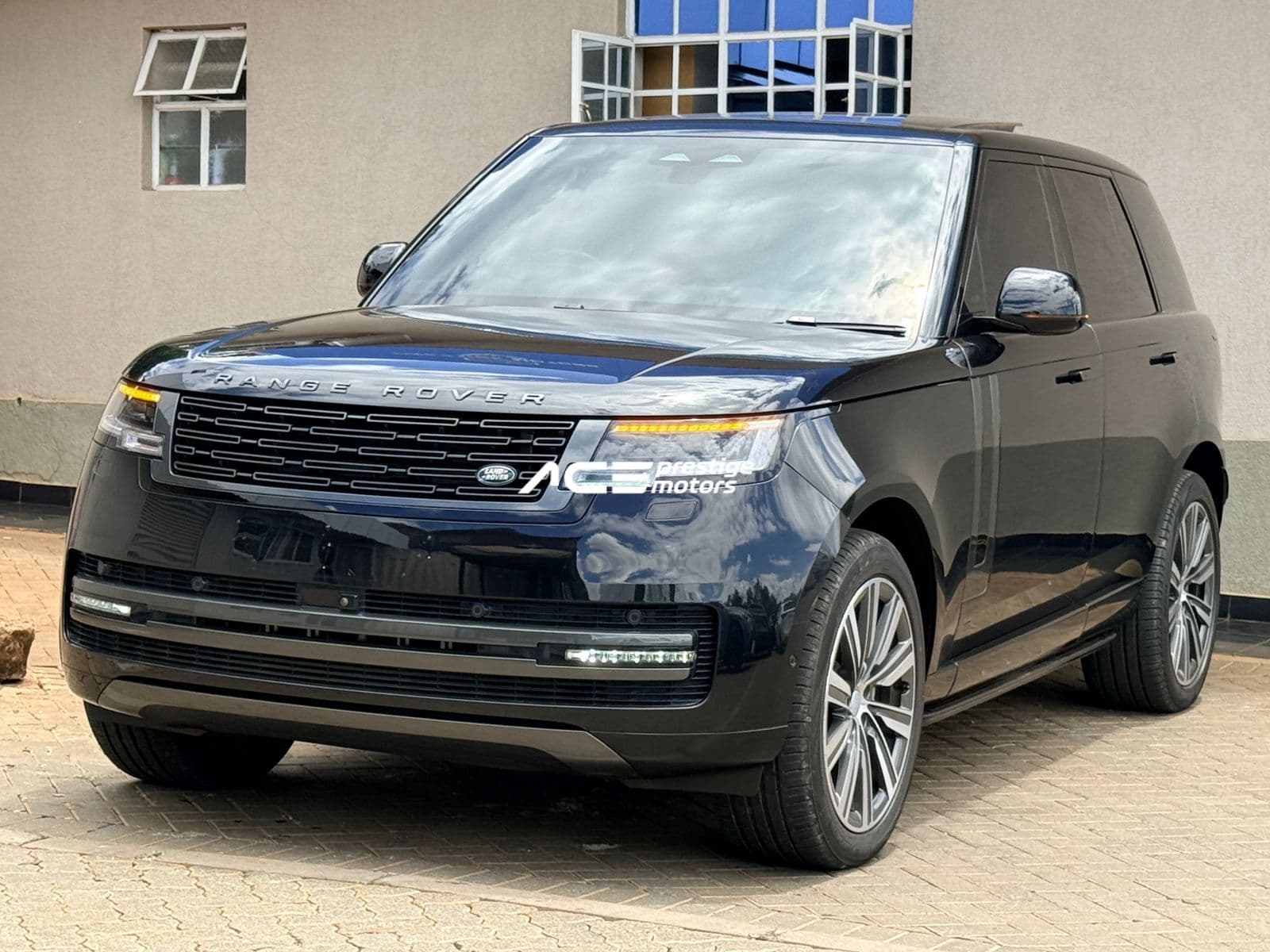 Image of Range Rover D350 YOM - 2022