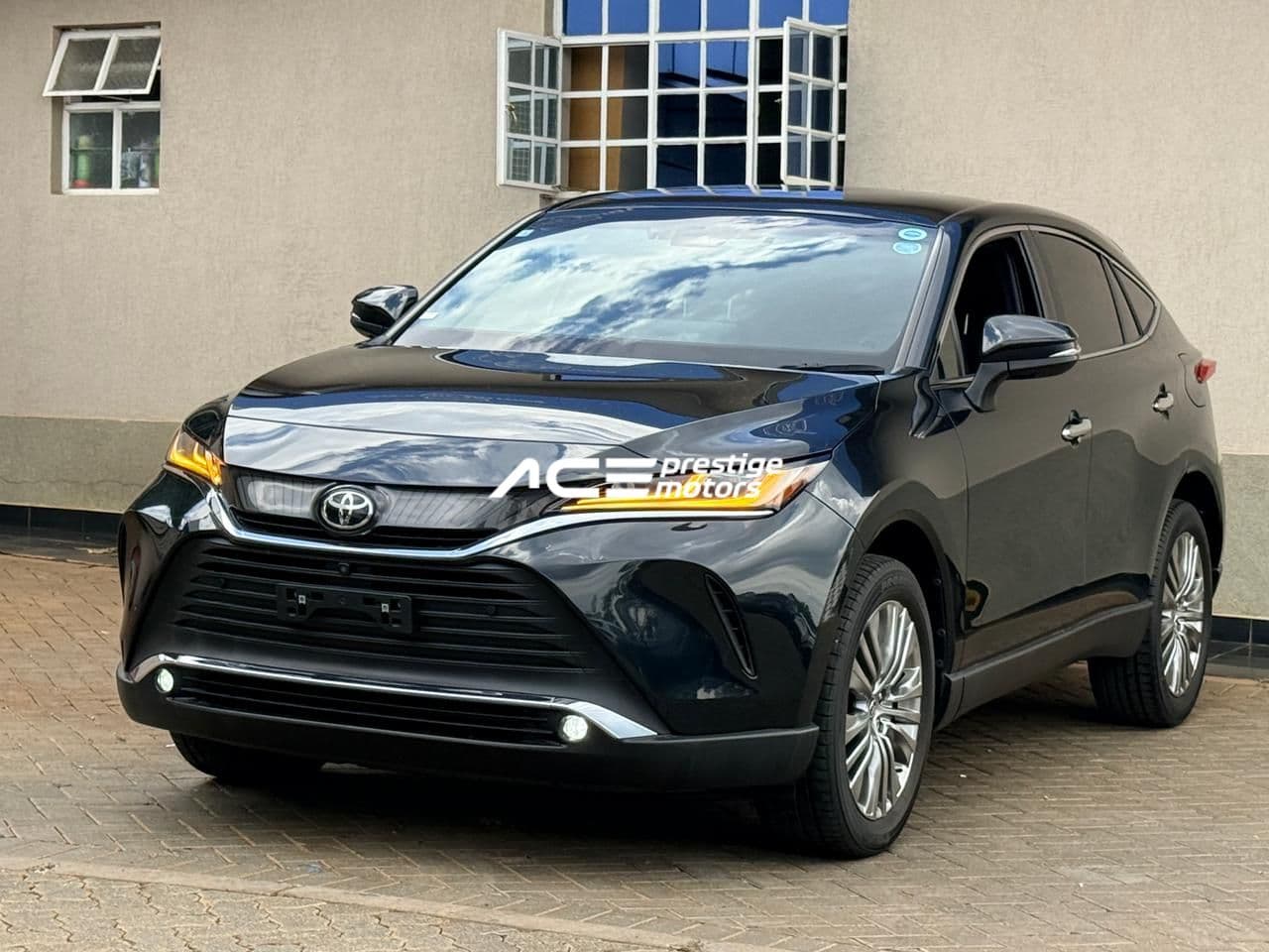 Image of Toyota Harrier YOM - 2020