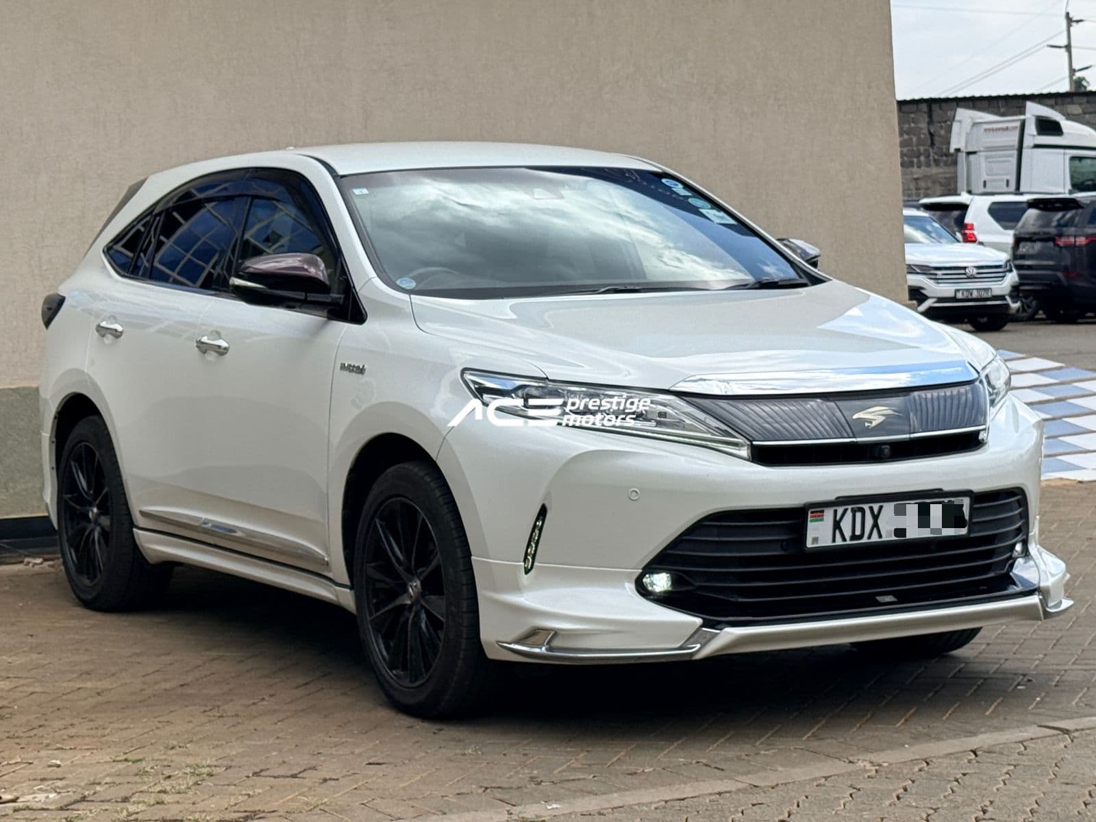 Image of Toyota Harrier hybrid YOM - 2019