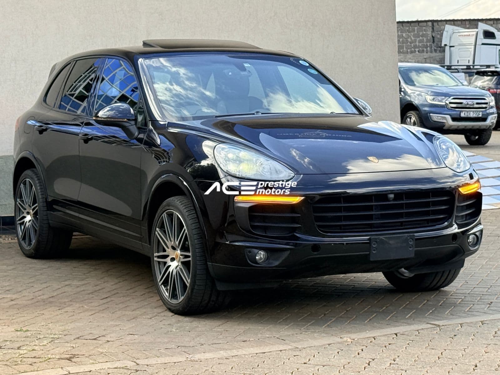 Image of Porsche Cayenne YOM - 2018