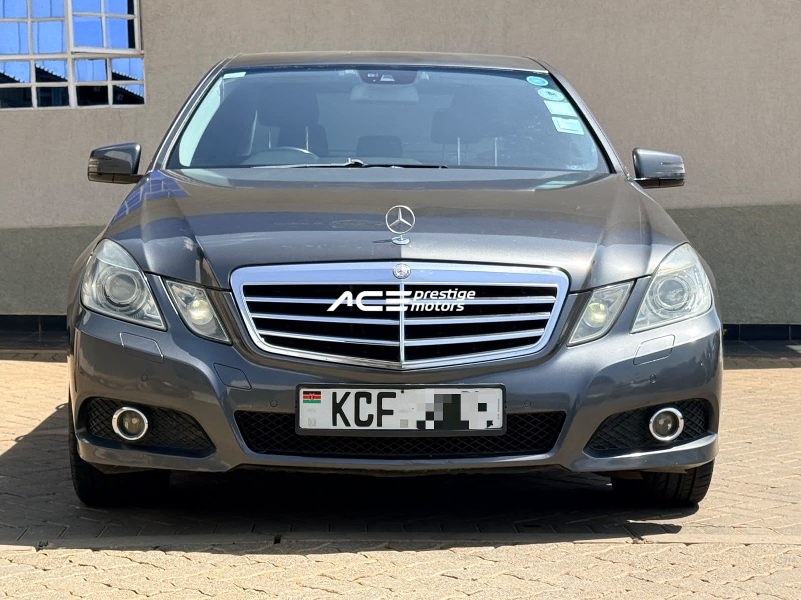 Image of Mercedes-Benz E300 YOM - 2010