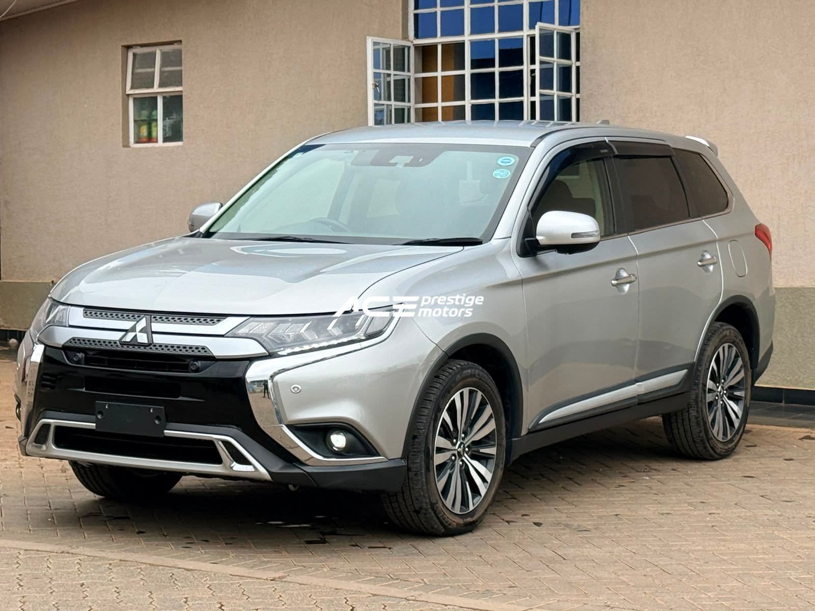Image of Mitsubishi Outlander YOM - 2019