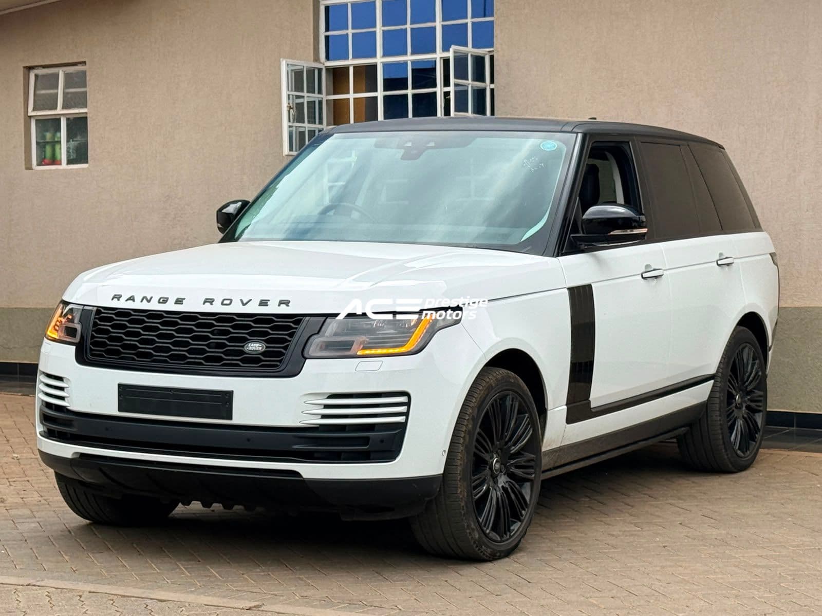 Image of Range Rover Vogue SE YOM - 2019