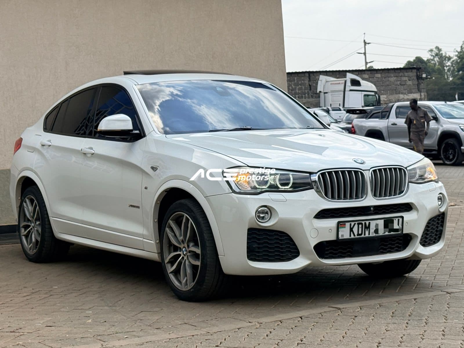 Image of BMW X4 xDrive28i YOM - 2015