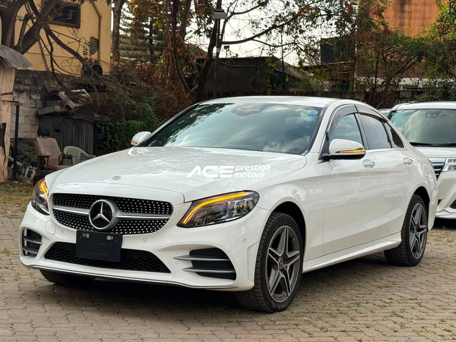 Image of Mercedes-Benz C200 YOM - 2019