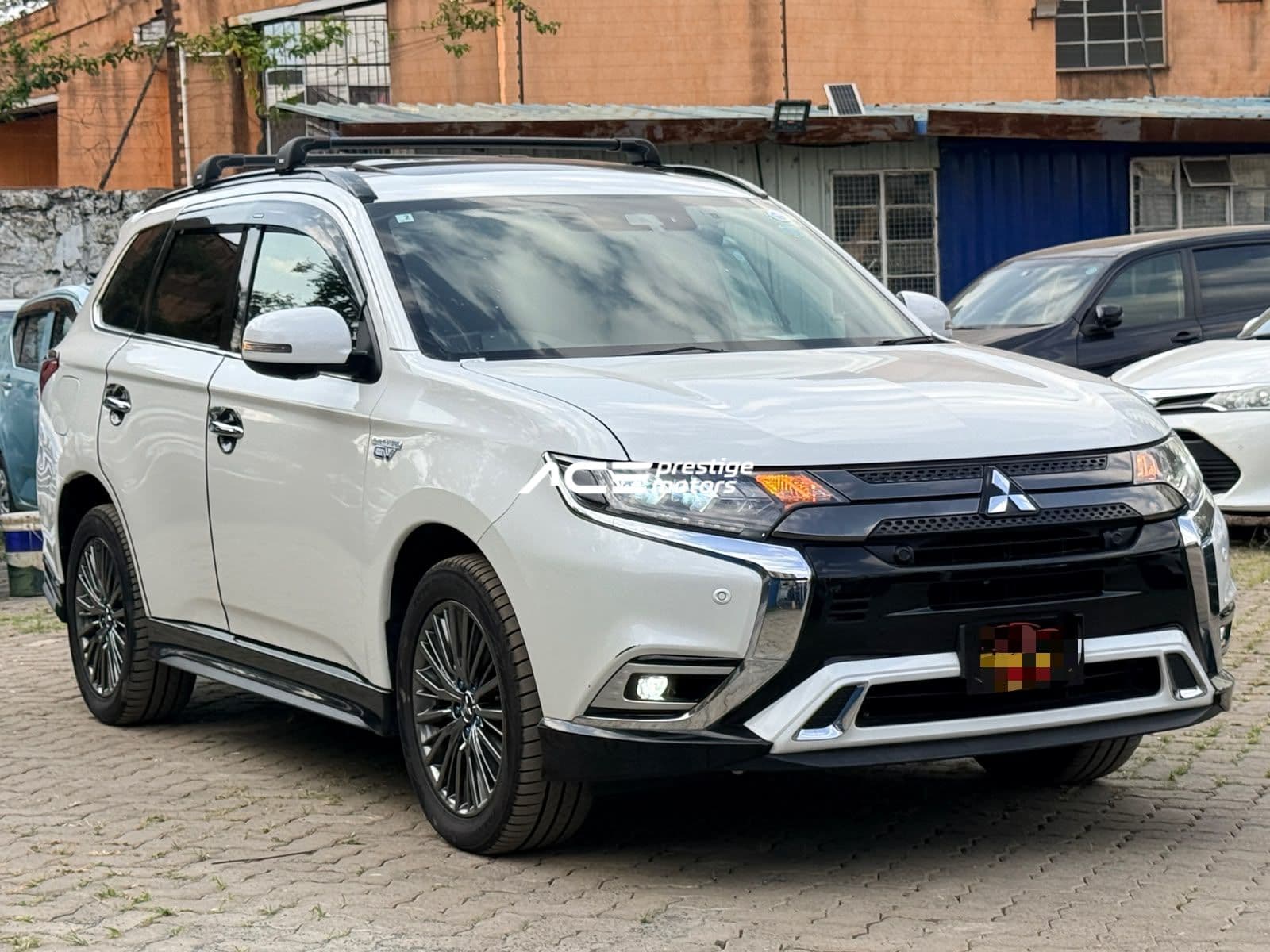 Image of Mitsubishi Outlander PHEV YOM - 2019