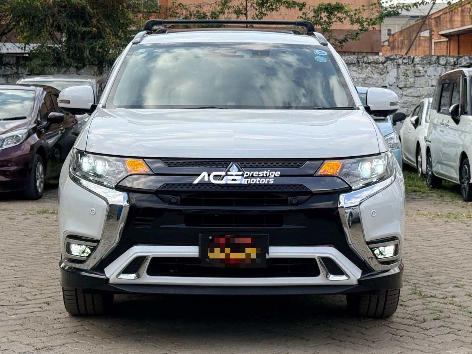 Image of Mitsubishi Outlander PHEV YOM - 2019