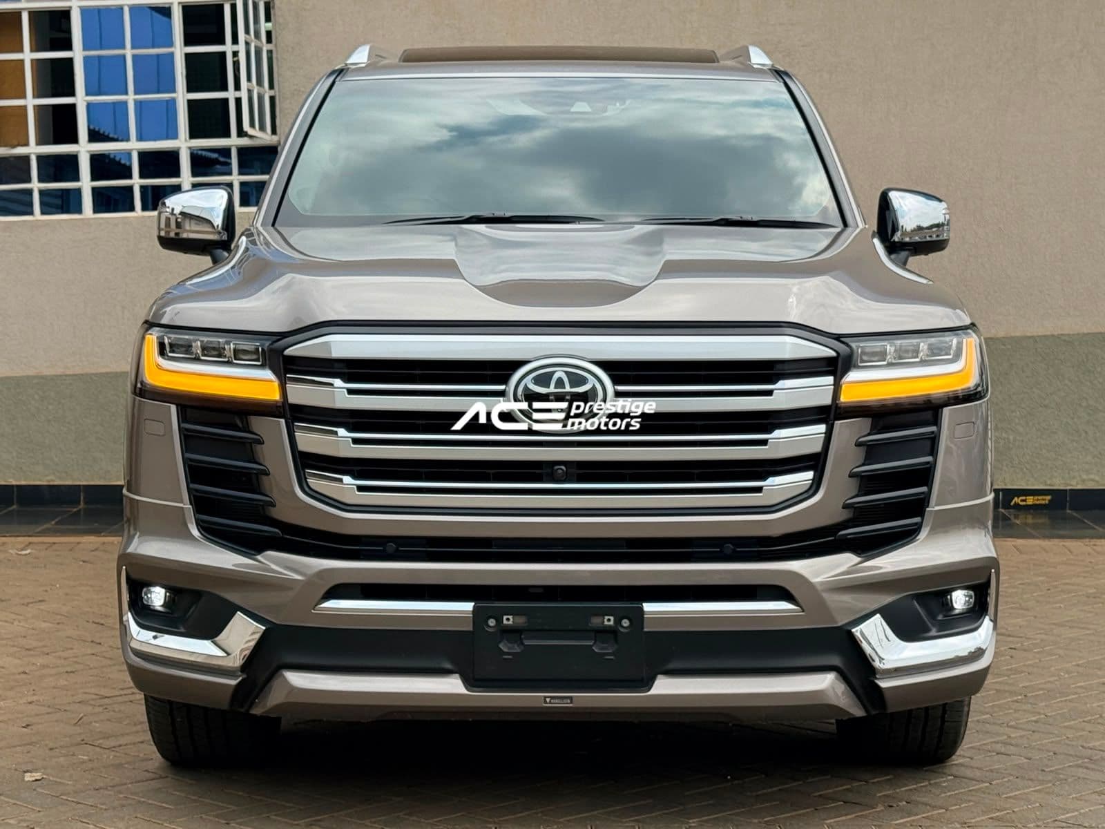 Image of Toyota Land Cruiser LC300 ZX YOM - 2022