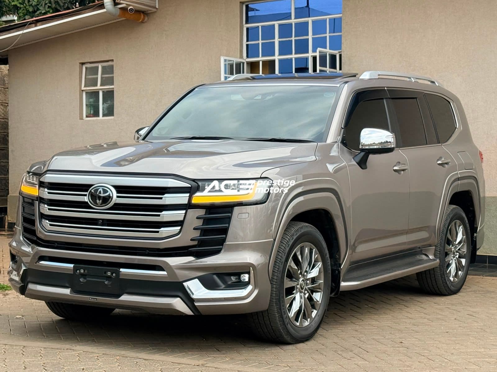 Image of Toyota Land Cruiser LC300 ZX YOM - 2022