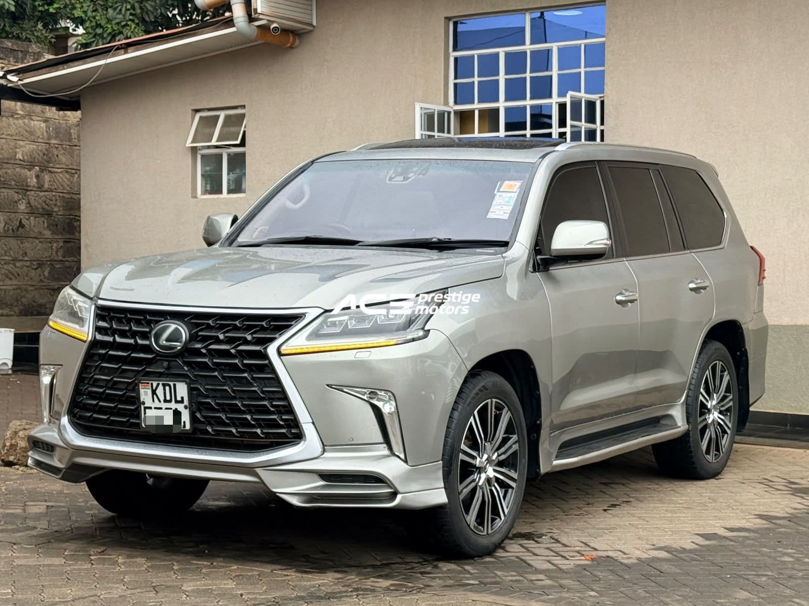 Image of Lexus LX570 YOM - 2017
