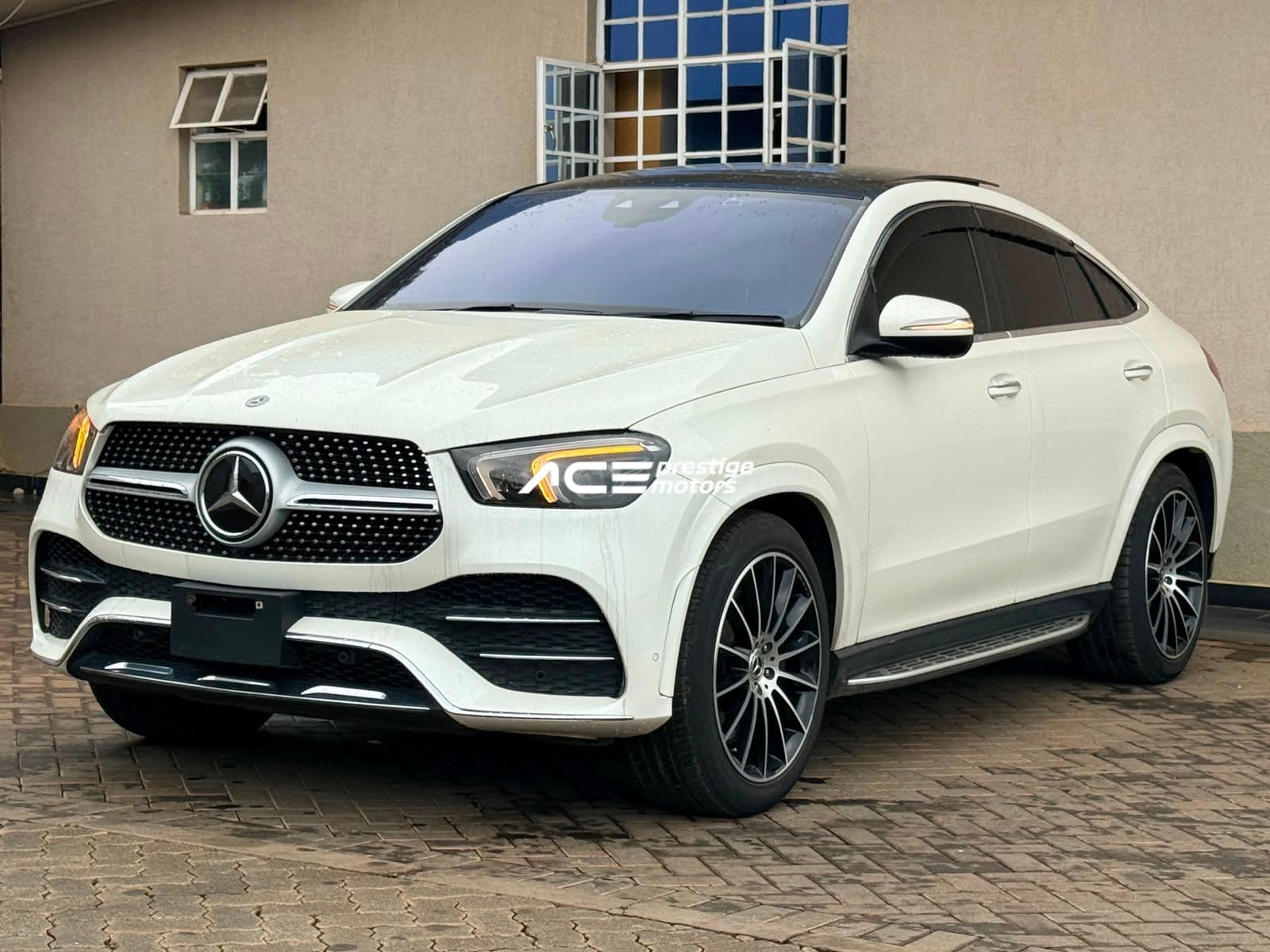 Image of Mercedes-Benz GLE 400d YOM - 2020