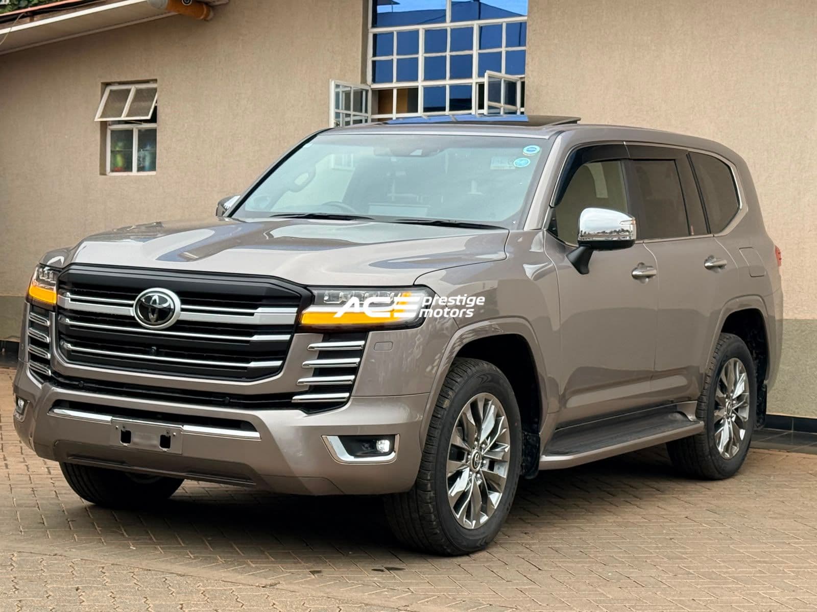 Image of Toyota Land Cruiser LC300 ZX YOM - 2022