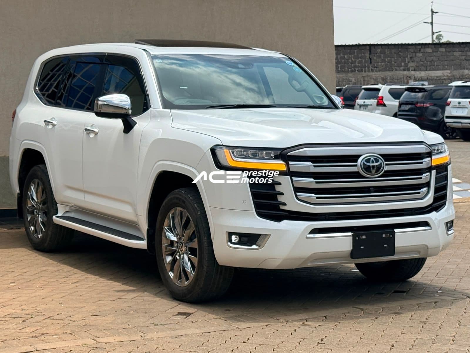Image of Toyota Land Cruiser LC300 ZX YOM - 2022