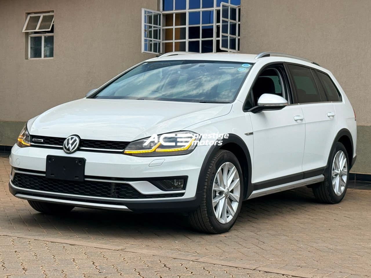 Image of Volkswagen Golf Alltrack YOM - 2019