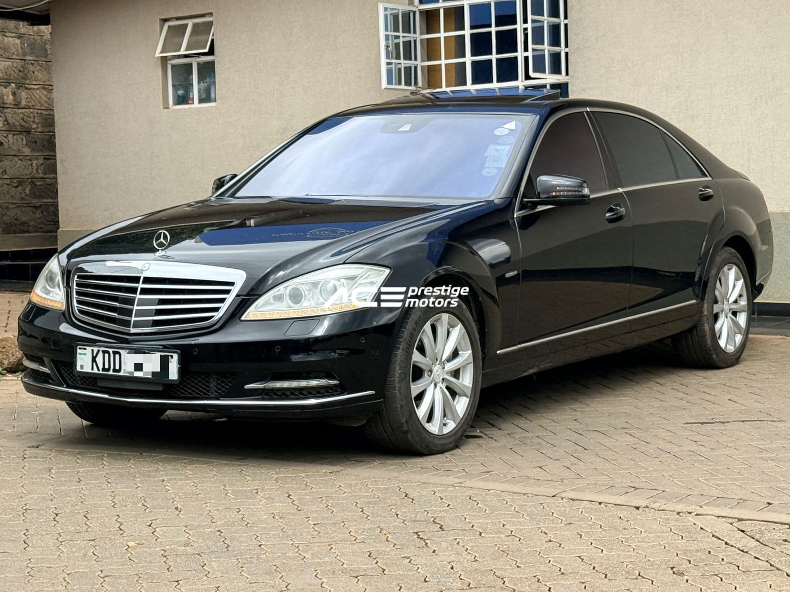 Image of Mercedes Benz S550 YOM - 2013