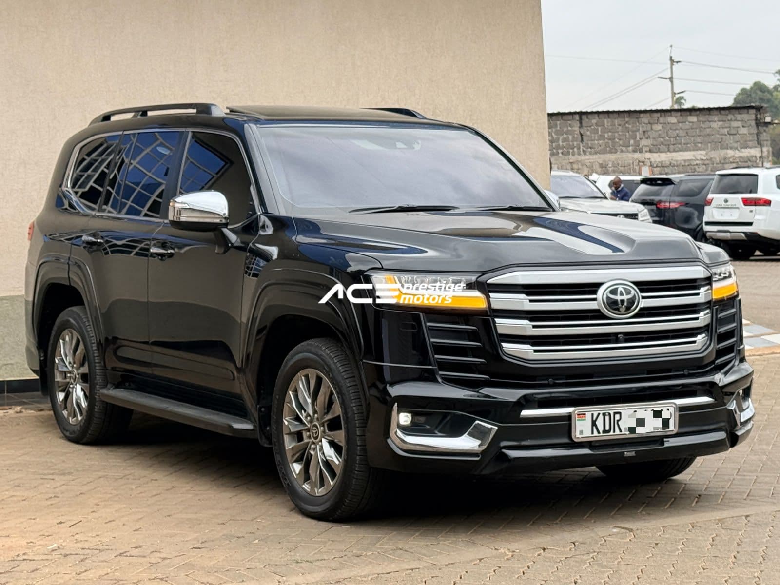 Image of Toyota Land Cruiser LC300 YOM - 2022