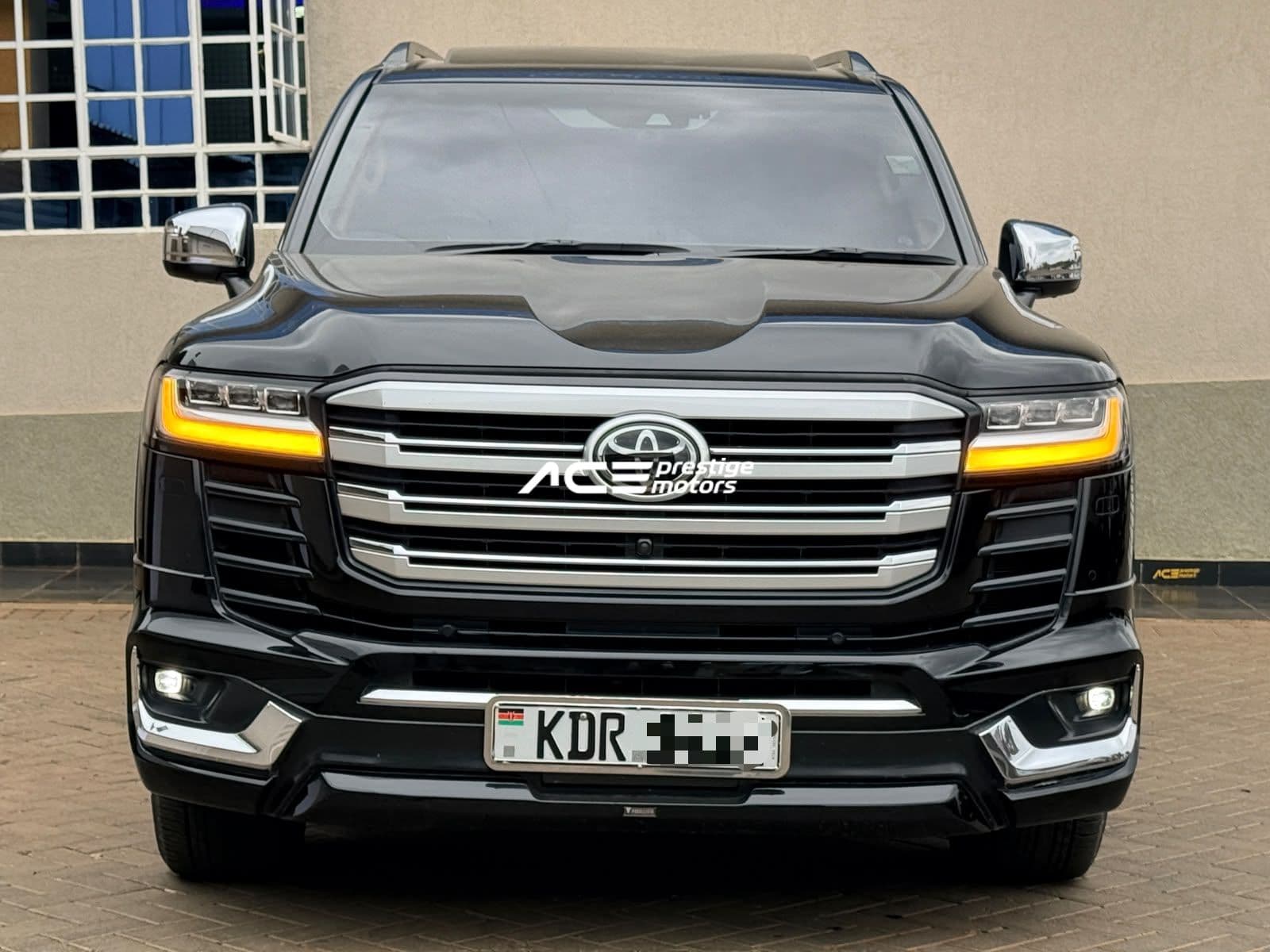 Image of Toyota Land Cruiser LC300 YOM - 2022