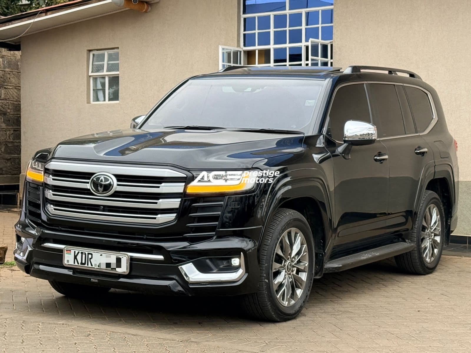 Image of Toyota Land Cruiser LC300 YOM - 2022