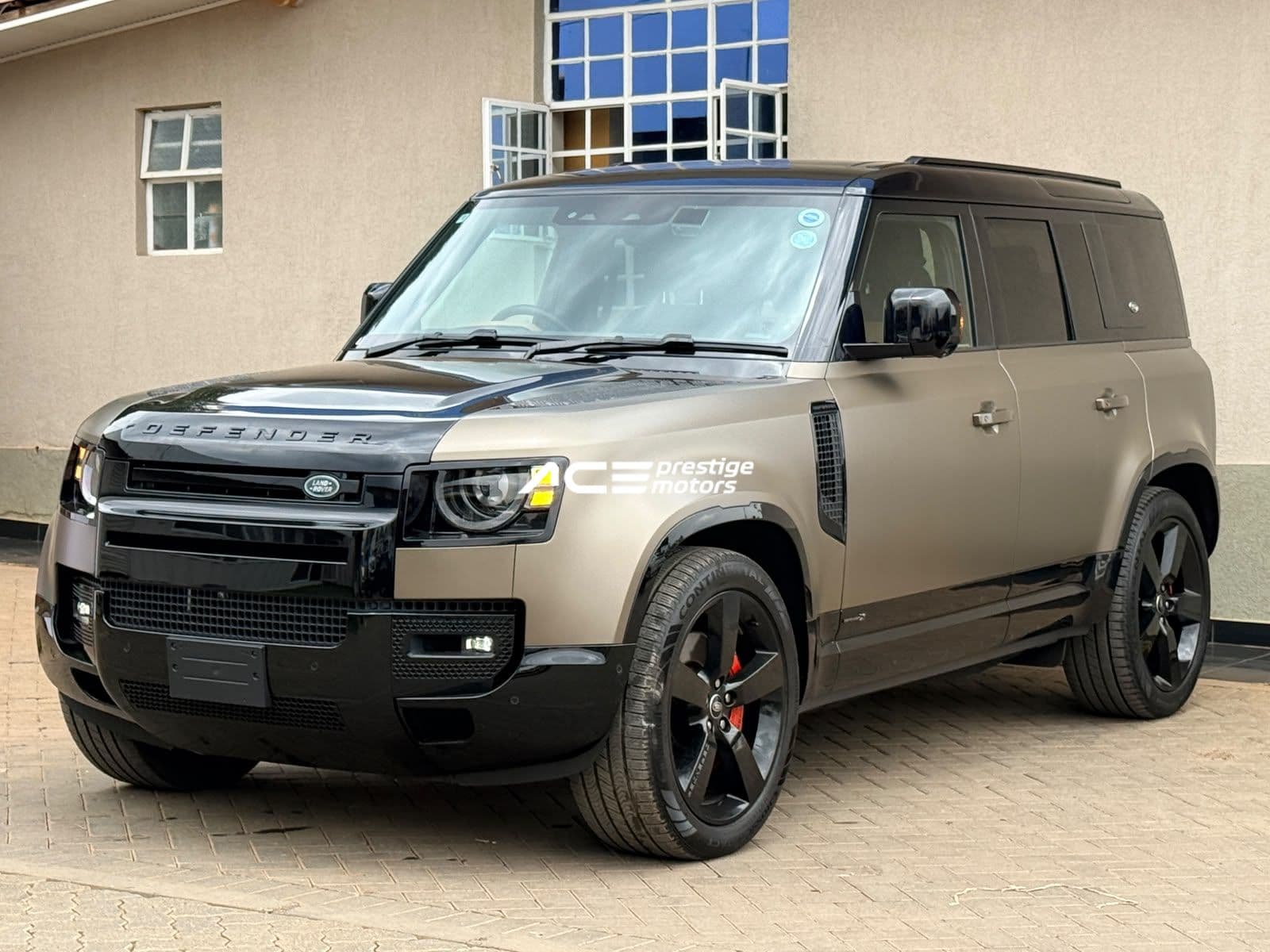 Image of Land Rover Defender 110 D300 YOM - 2022