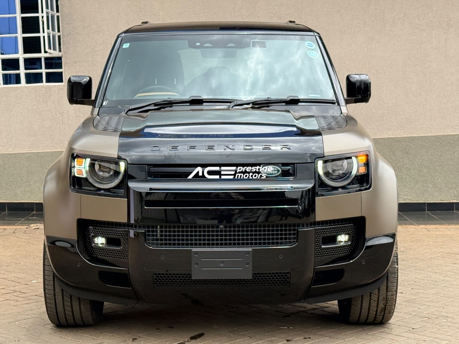 Image of Land Rover Defender 110 D300 YOM - 2022