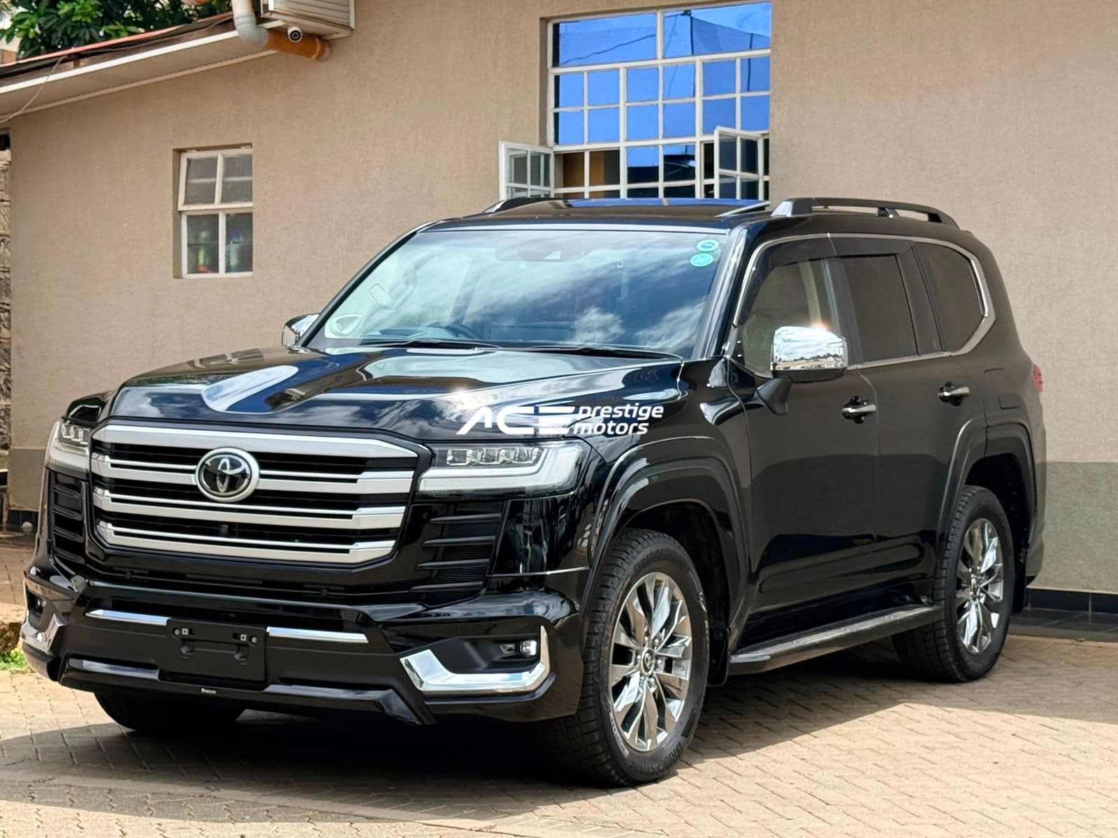 Image of Toyota Land Cruiser 300 ZX YOM - 2024